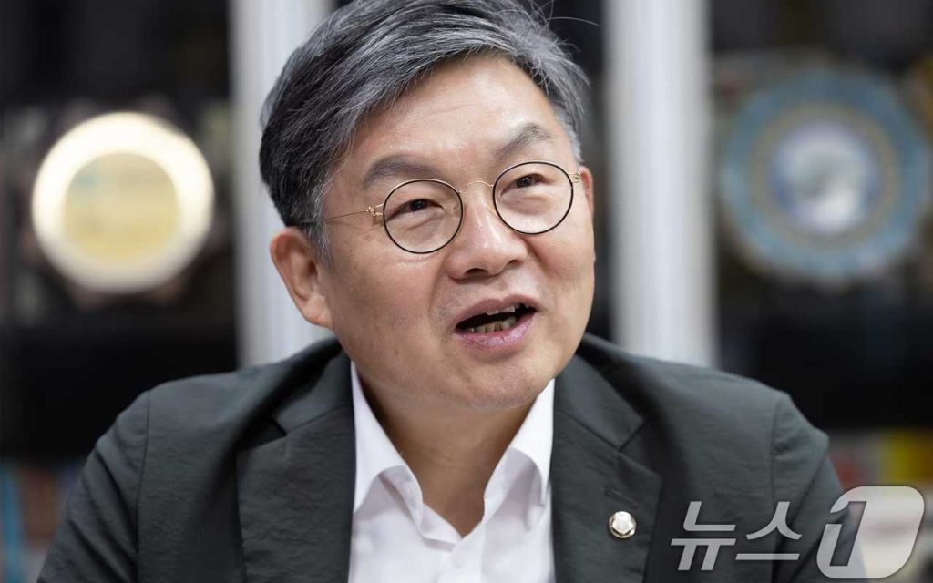 DoctorNow Prevention Bill withdrawn: Korea legalizes telemedicine but blocks medicine delivery, exposing policy rifts that test its innovation credibility.