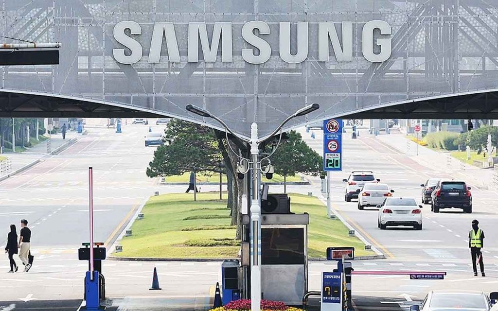 Bomb threats targeting Samsung, Kakao, and Naver expose how digital platforms can trigger real-world risks, testing Korea’s tech ecosystem resilience.