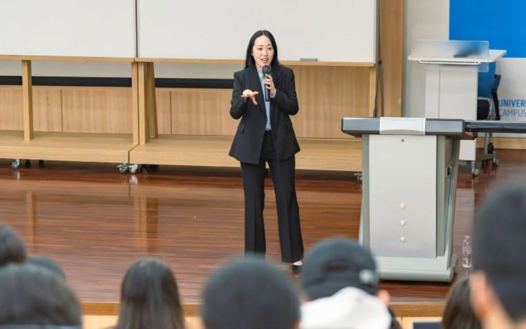Monica Jung, professional career strategist, founder & CEO of MH CAREER. 